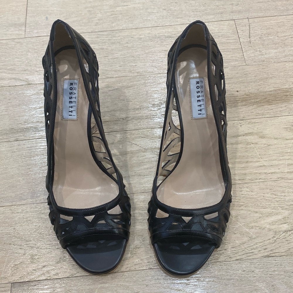 Fratelli rosetti 
Black leather Open toe pumps